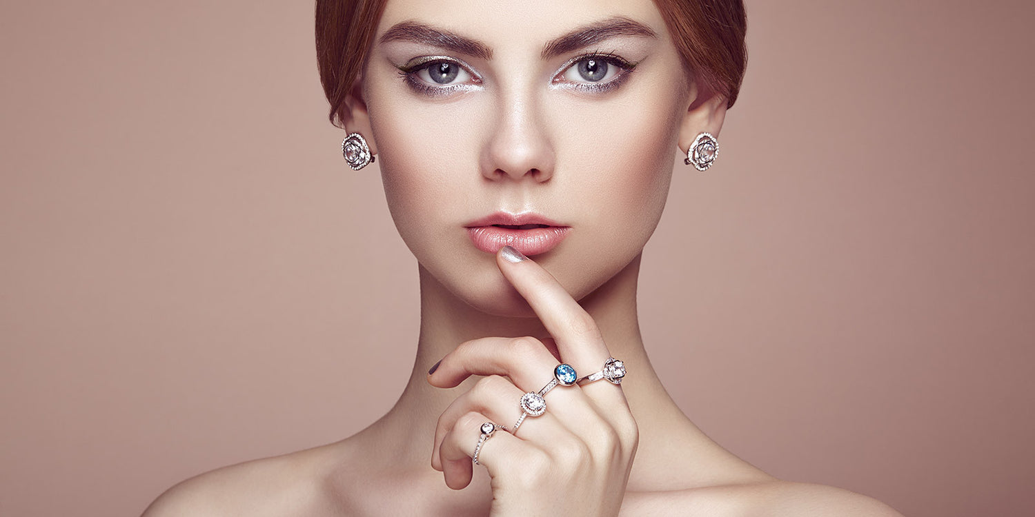 Golden jewelry beyond the boundaries